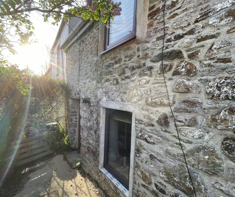 Little Beside surf cottage exterior, Cornwall